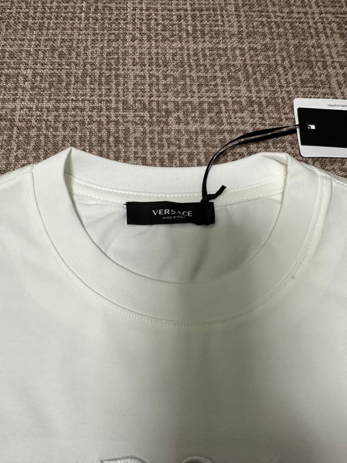 Minimal Luxury Tone-On-Tone Versace Letter Embroidery Matching 2 colors 29119618