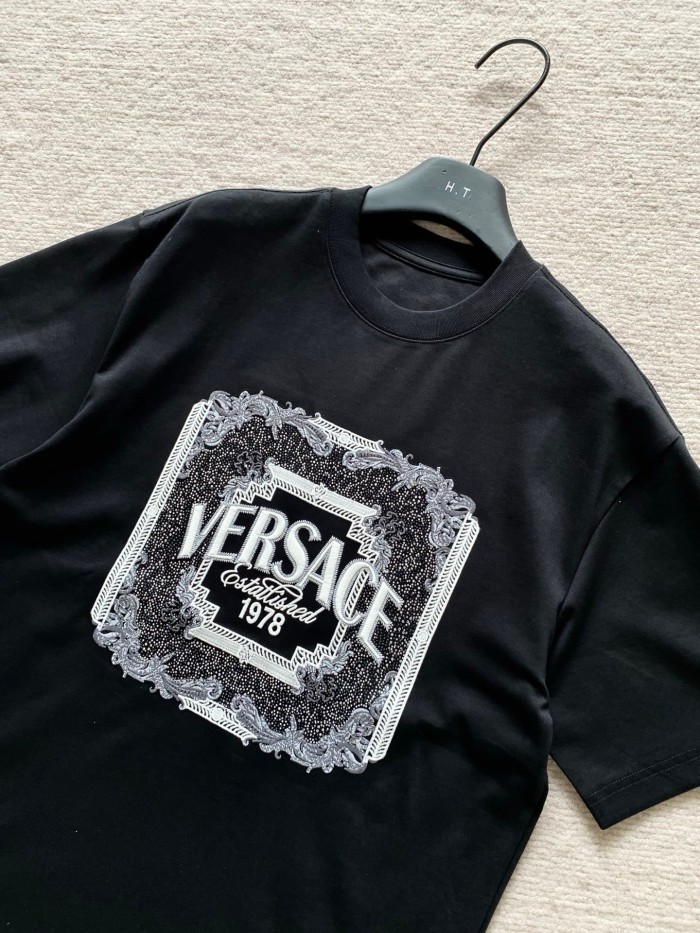 Vintage Baroque Style Square Scroll Frame Versace Letter Embroidery Est.1978 T-shirt 2 colors 29139977