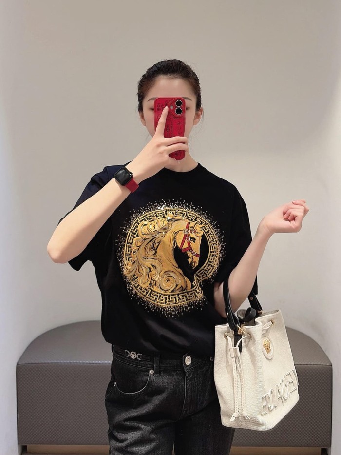 Luxury Equestrian Style Golden Horse Portrait Greca Circle Rhinestone Sparkle Print T-shirt 29140041