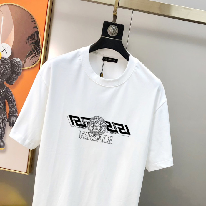 Geometric 3D Outline Medusa Center Logo Letter Print T-shirt 2 colors 29140005
