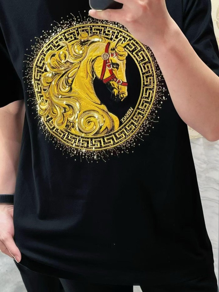 Luxury Equestrian Style Golden Horse Portrait Greca Circle Rhinestone Sparkle Print T-shirt 29140041