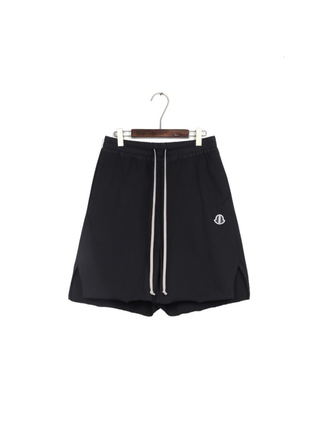 1:1 quality version Co-branded Moncler Logo Embroidered Split Raw Edge Shorts 29214047