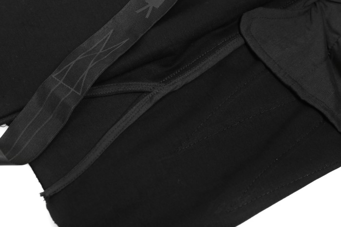 1:1 quality version Inverted Triangle Patch Split Streamer Shorts 29214045