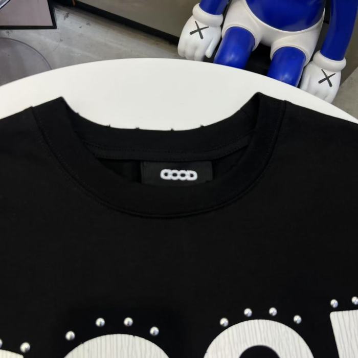 Rivet Simple Letter Print 29220111