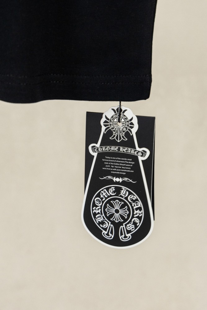 1:1 quality version Front Chest Pocket Gothic Script Logo Back Big Ornate Cross Print T-shirt 2 colors 29306865