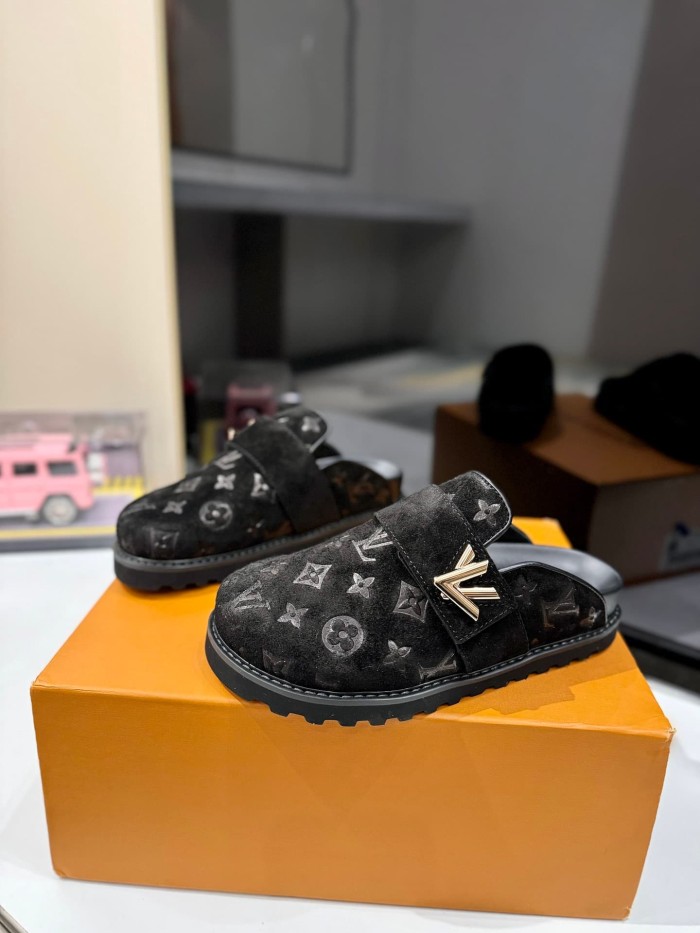 1:1 quality version Embossed Metal Logo Buckle Closed Toe Mule Slides 7 colors 29319389