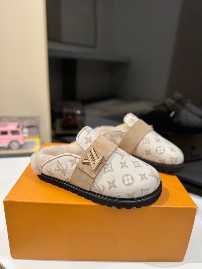 1:1 quality version Embossed Metal Logo Buckle Closed Toe Mule Slides 7 colors 29319389