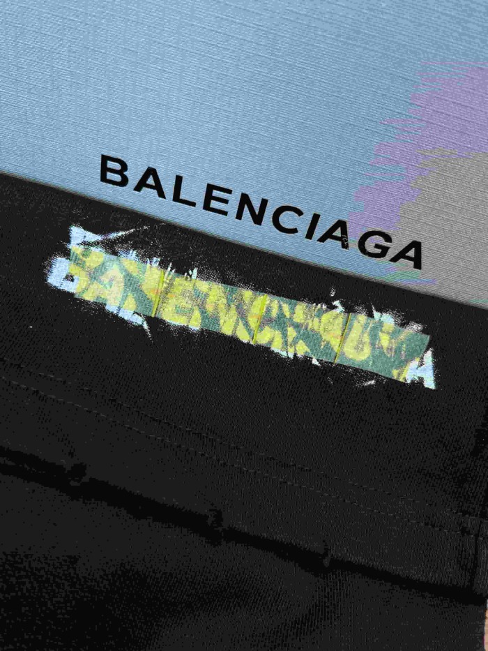 1:1 quality version Drawstring Elastic Waist Raw Edge Hem Cracked Yellow Green Paint Letter Print Wide Leg Five Inch Athletic Sweat Shorts 29321180