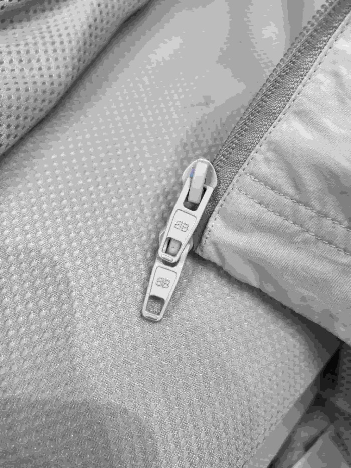 1:1 quality version Raglan Hooded Sun Protection Jacket Double Front Zipper Curved Small Logo Print Lightweight Breathable Sun Coat 29321122