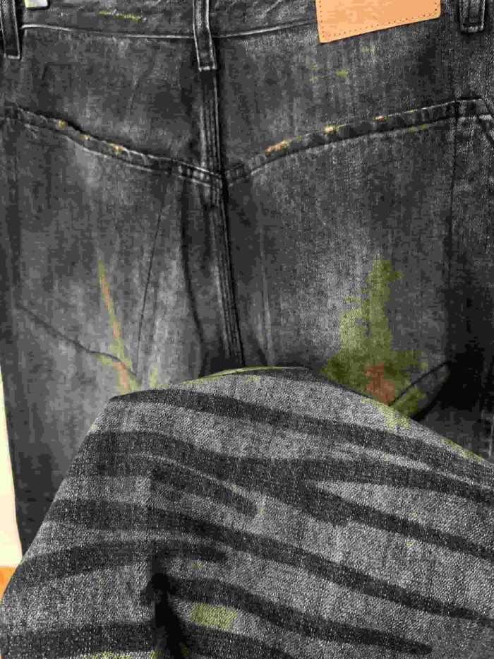 1:1 quality version Heavy Wash Gradient Yellowed Bleach Side Vertical Thorn Gothic Font Patch Stitch High Waist Denim Pants 29321480