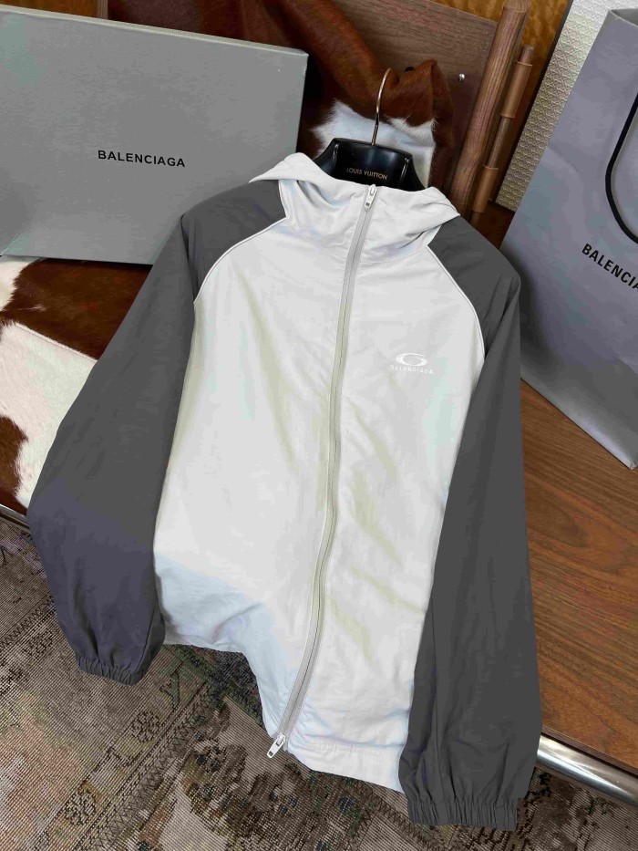 1:1 quality version Raglan Hooded Sun Protection Jacket Double Front Zipper Curved Small Logo Print Lightweight Breathable Sun Coat 29321122