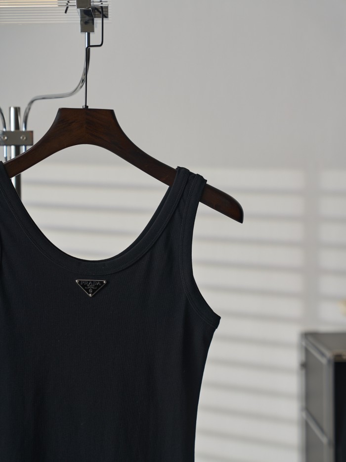1:1 quality versionU Neck Wide Strap Slim Elastic Rib Knit Chest Inverted Triangle Metal Nameplate Tank Top 2 colors 29334268