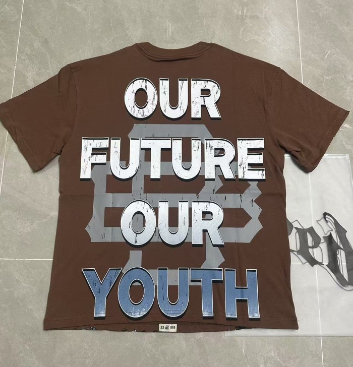 Hip Hop Streetwear Front Silver Gradient Gothic Script Three Female Figures Cloud Sky Monochrome Cracked Graphic T-Shirt 2 colors 29353191