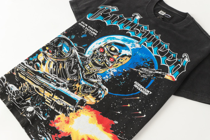 Retro Interstellar Sci Fi Graphic Streetwear Front Gun Shooting Mechanical Red Eye Skeleton Planet Star Meteor Gothic Letter Print T-Shirt 29354637