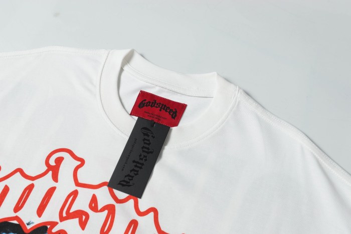 Retro Explosion Street Graphic Streetwear Front Tactical Gear Man Burned Sedan Fire Smoke Orange Outline Gothic Letter Print T-Shirt 2 colors 29354646
