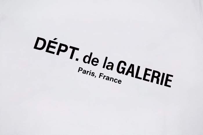 Minimalist French Text Print Crew Neck Loose Fit Casual Cotton Tee 2 colors 29356385