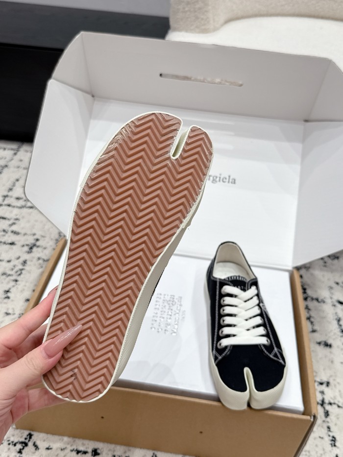 1:1 quality version Split-Toe Canvas Shoes 7 colors 29357995