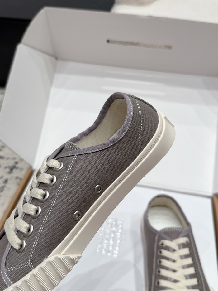 1:1 quality version Split-Toe Canvas Shoes 7 colors 29357995