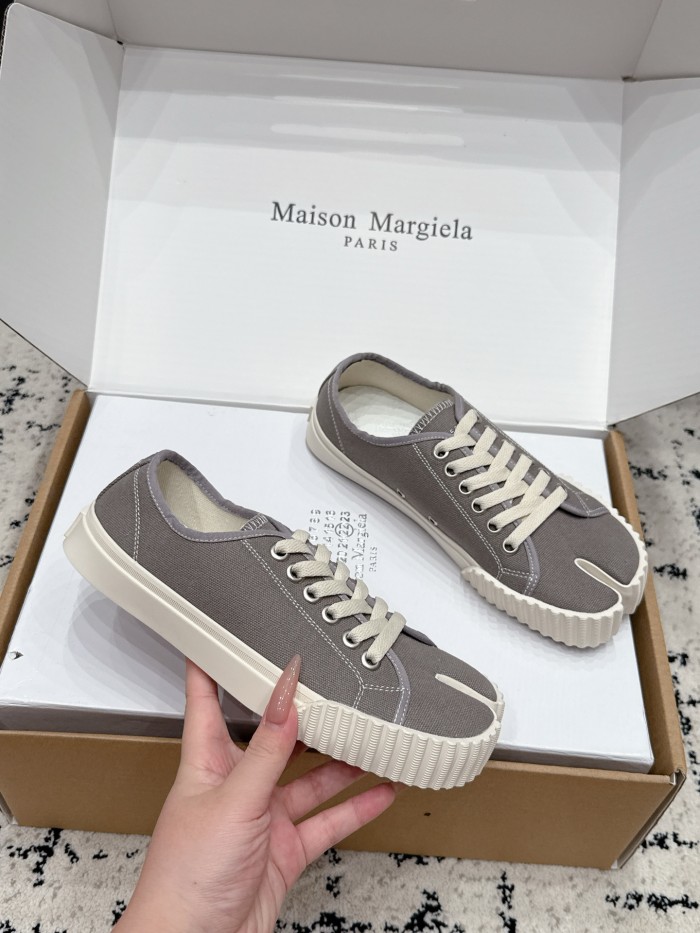 1:1 quality version Split-Toe Canvas Shoes 7 colors 29357995