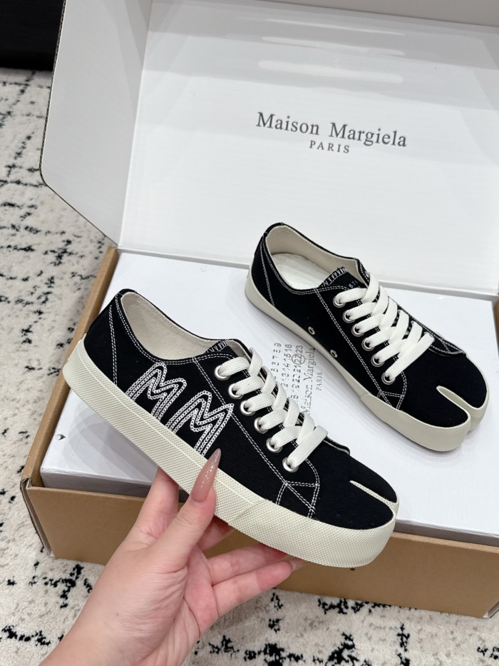 1:1 quality version Split-Toe Canvas Shoes 7 colors 29357995