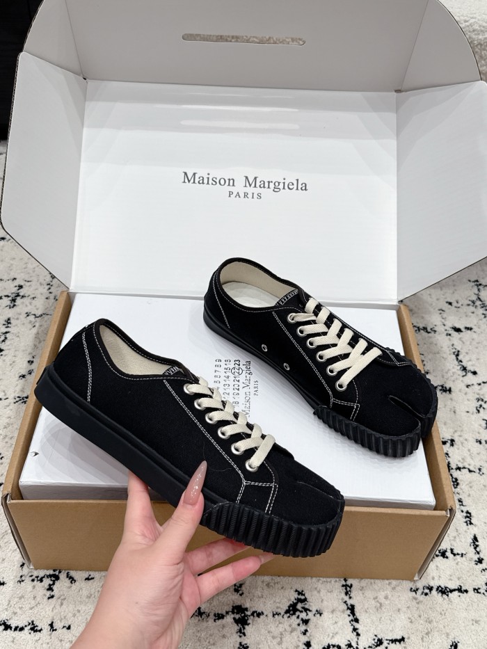 1:1 quality version Split-Toe Canvas Shoes 7 colors 29357995