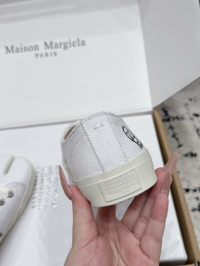 1:1 quality version Split-Toe Canvas Shoes 7 colors 29357995