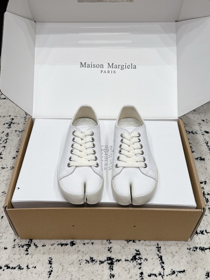 1:1 quality version Split-Toe Canvas Shoes 7 colors 29357995