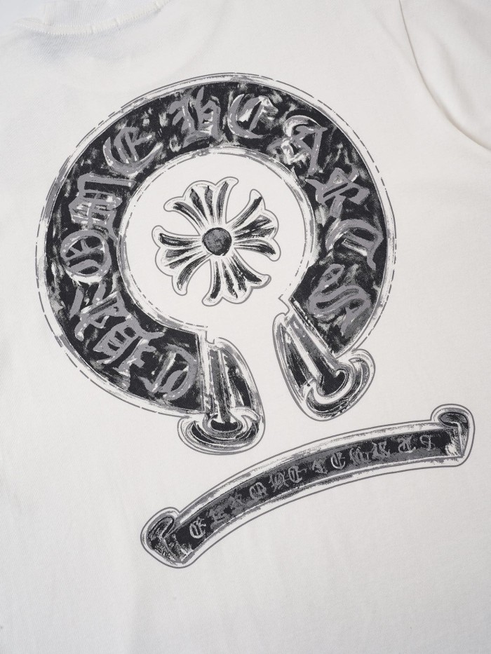 1:1 quality version Front Small Grey Fleur De Lis Chest Print Back Big Horseshoe Gothic Floral Letter Scroll Graphic T-shirt 2 colors 29366194