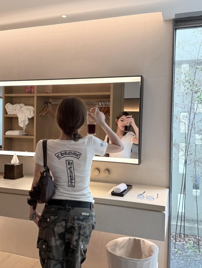 1:1 quality version Y2K Streetwear Double Sided Gothic Horseshoe Letter Cross Print Slim Fit V Neck tee 2 colors 29372508