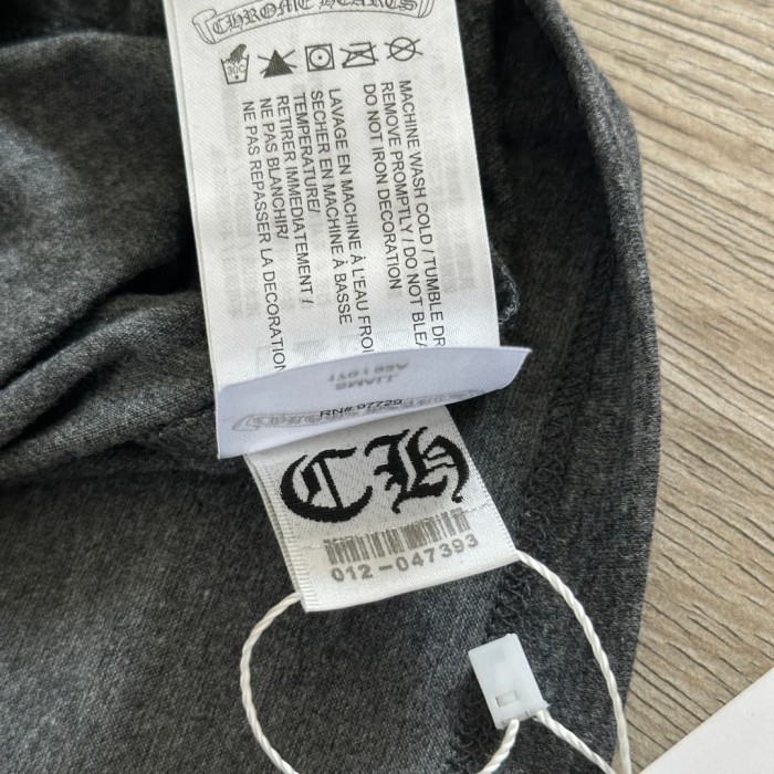 1:1 quality version Streetwear Front Label Logo Back Cross Graphic Print Slim Fit V Neck tee 29372402