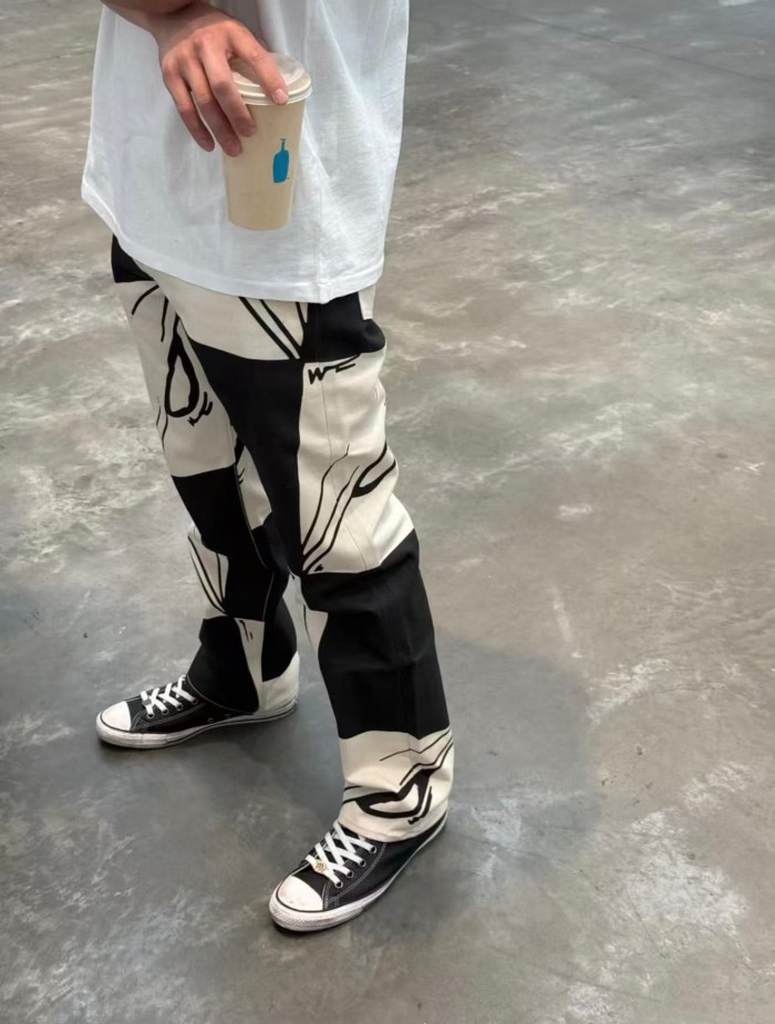 1:1 quality version Black And White Checkered Abstract Eye Print Straight Leg Denim Jeans 29382900