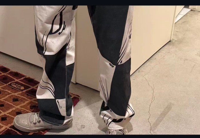 1:1 quality version Black And White Checkered Abstract Eye Print Straight Leg Denim Jeans 29382900