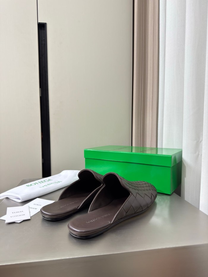 [plus-size shoes]1:1 quality version Genuine Leather Hand Woven Closed Toe Mule Slip On Slippers 2 colors 29383893