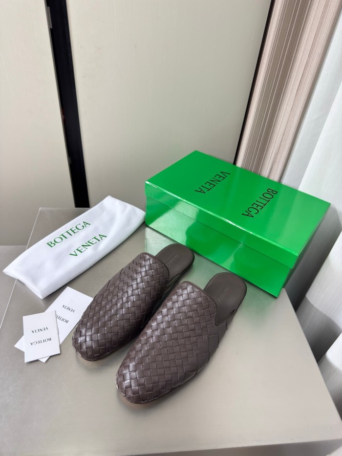 [plus-size shoes]1:1 quality version Genuine Leather Hand Woven Closed Toe Mule Slip On Slippers 2 colors 29383893