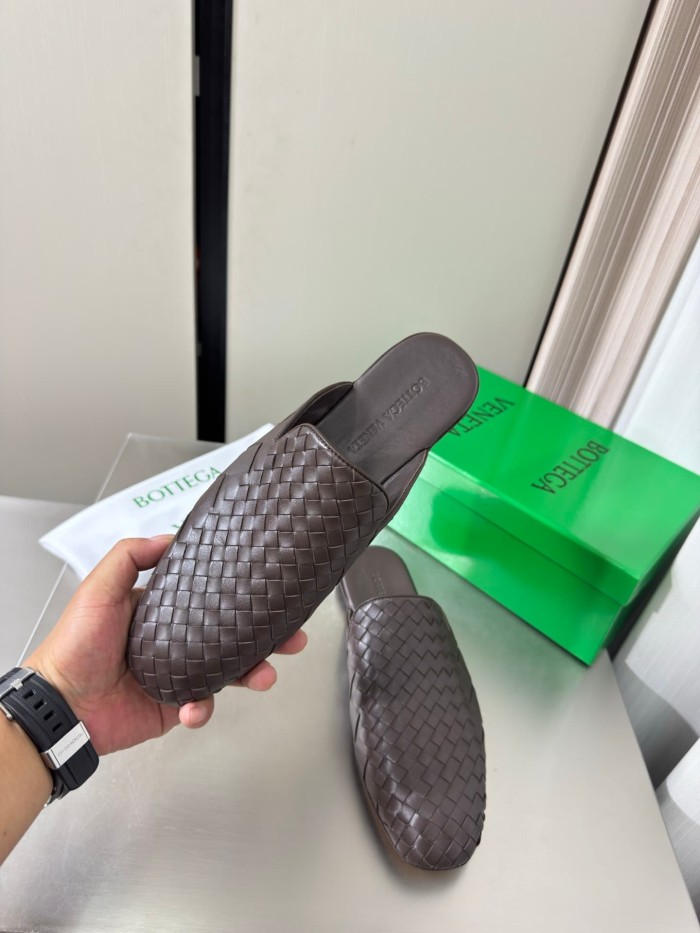 [plus-size shoes]1:1 quality version Genuine Leather Hand Woven Closed Toe Mule Slip On Slippers 2 colors 29383893
