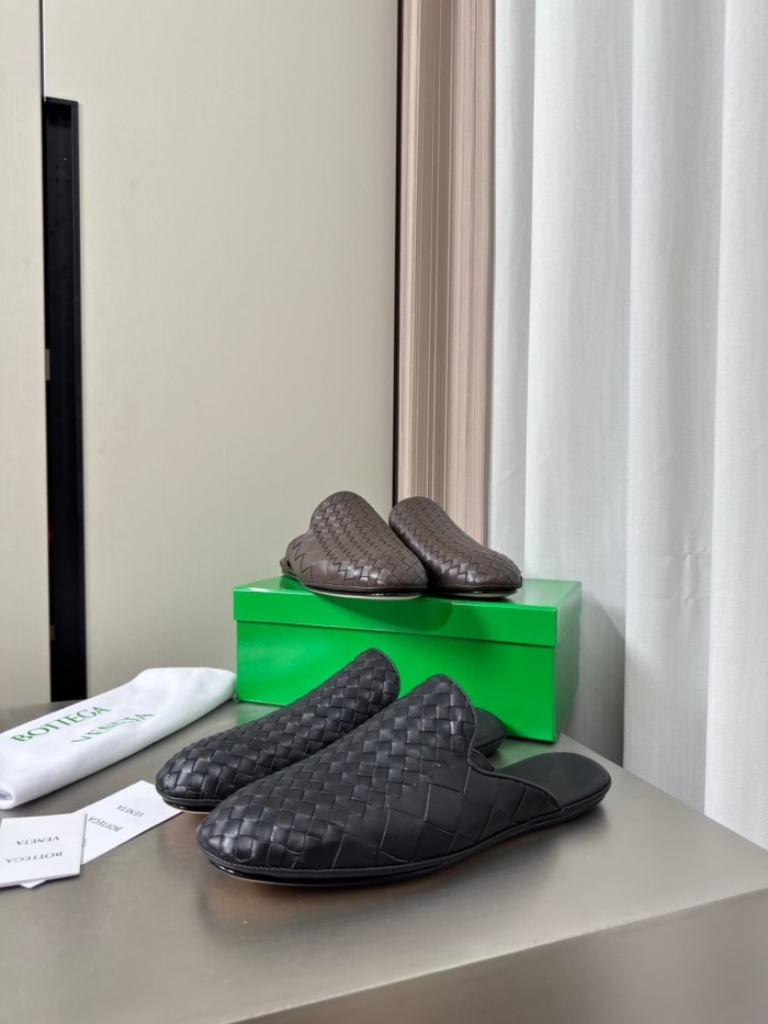 [plus-size shoes]1:1 quality version Genuine Leather Hand Woven Closed Toe Mule Slip On Slippers 2 colors 29383893