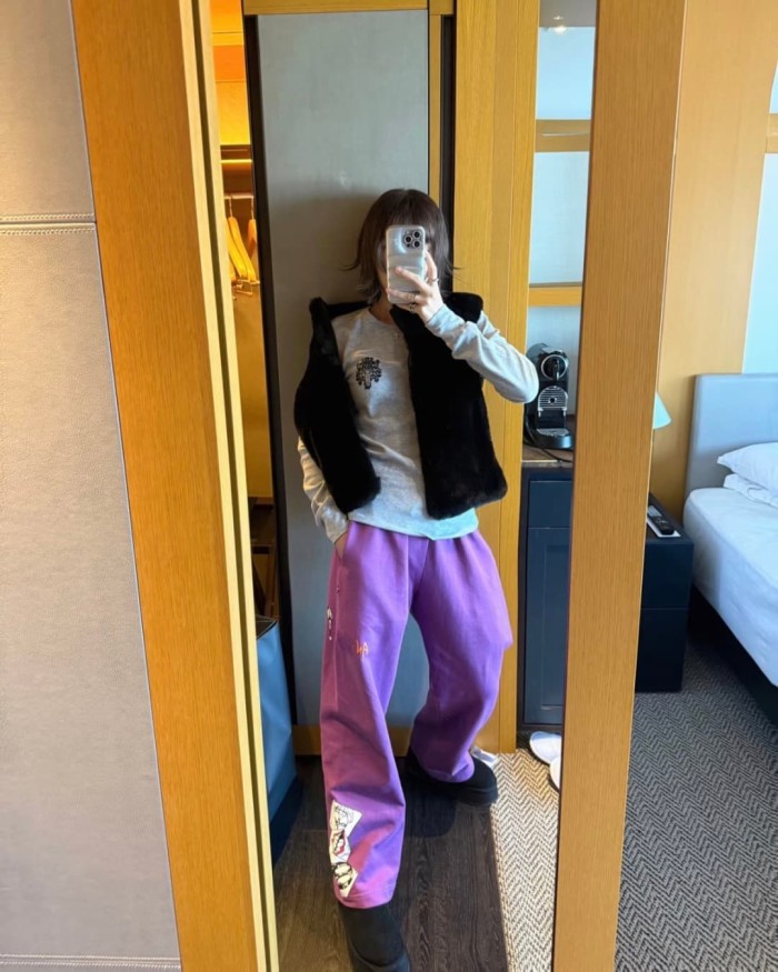 1:1 quality version Streetwear Purple Color Graffiti Slogan Poker Print Wide Leg Drawstring Casual Sweatpants 29392390