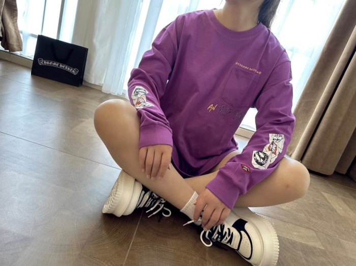 1:1 quality version American Streetwear Purple Chest Pocket Graffiti Slogan Poker Print Long Sleeve Tee 29392372