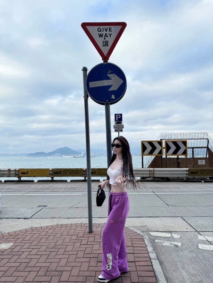 1:1 quality version Streetwear Purple Color Graffiti Slogan Poker Print Wide Leg Drawstring Casual Sweatpants 29392390