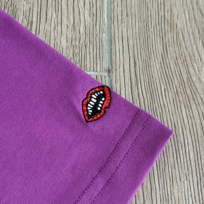 1:1 quality version Purple Pocket Graffiti Letter And Heart Dagger Print Short Sleeve Tee 29392365