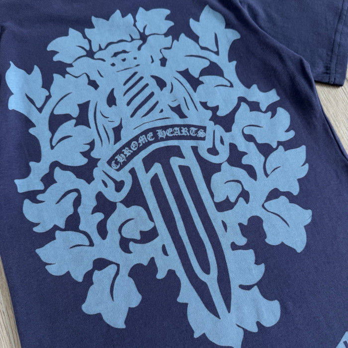 1:1 quality version Vintage Navy Blue Tokyo Vine Dagger Print Crew Neck Slim tee 29392329