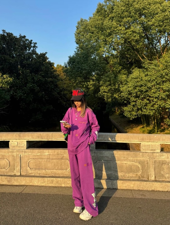 1:1 quality version Streetwear Purple Color Graffiti Slogan Poker Print Wide Leg Drawstring Casual Sweatpants 29392390