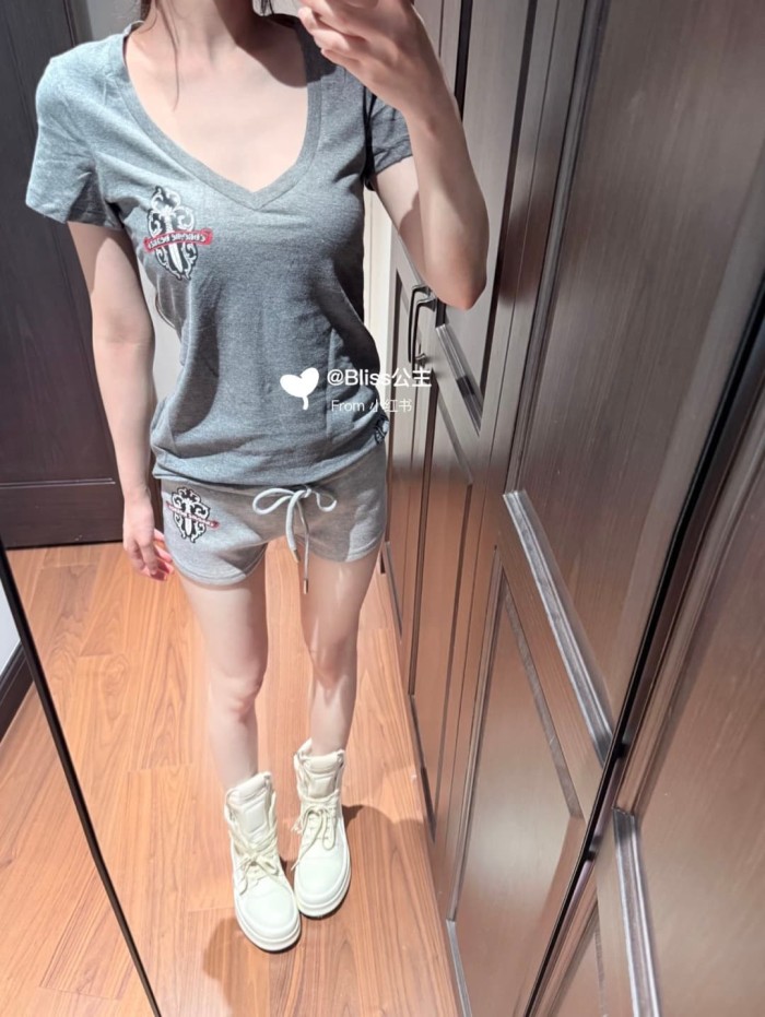 1:1 quality version American Streetwear Grey Dagger Floral Embroidery Drawstring Casual Sweat Shorts for girls 29392542