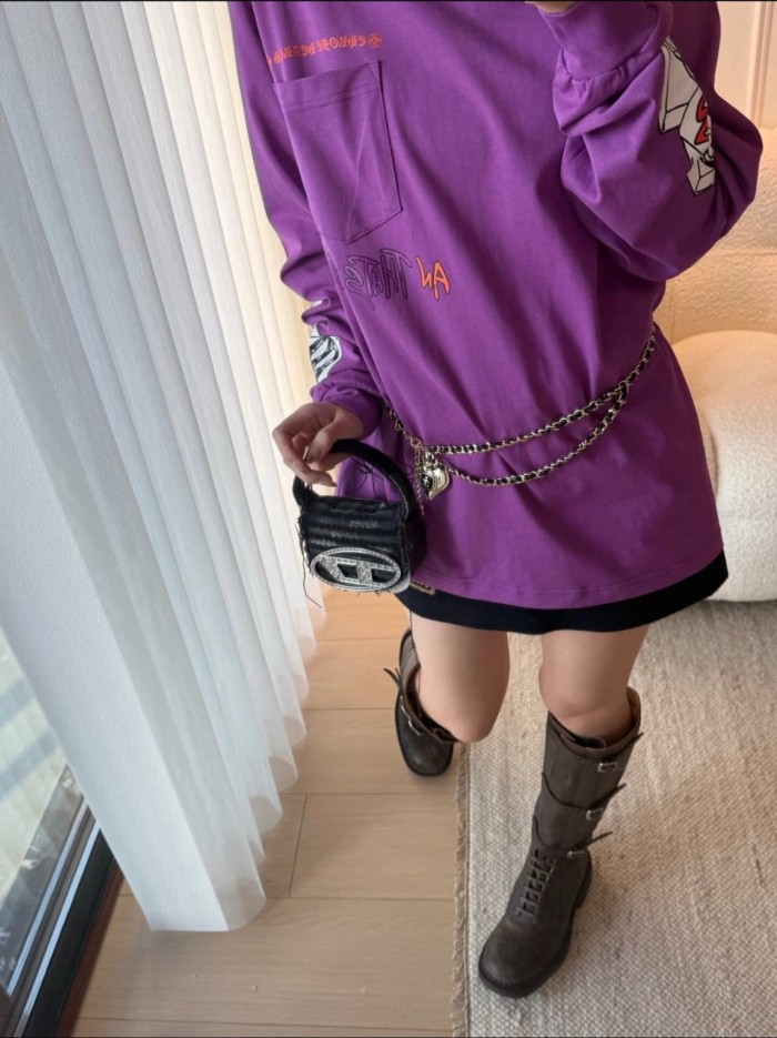 1:1 quality version American Streetwear Purple Chest Pocket Graffiti Slogan Poker Print Long Sleeve Tee 29392372