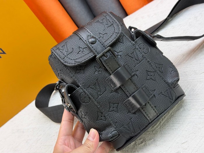1:1 quality version Classic Christopher Black Floral Flap Buckle Detachable Strap Crossbody Backpack 29393746