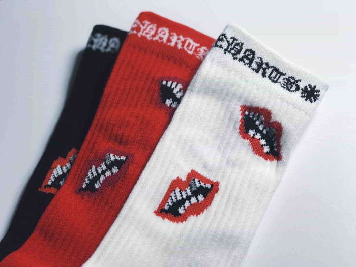 1:1 quality version Red Lip Bite‑Lip Cotton Rib‑Knit Stretch Breathable Mid‑Crew Socks 3 Pairs Per Card 29399281