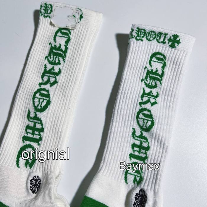 1:1 quality version White Background Gothic Vertical Letter Rib‑Knit Mid‑Crew Socks 3 Pairs Per Card 29399297