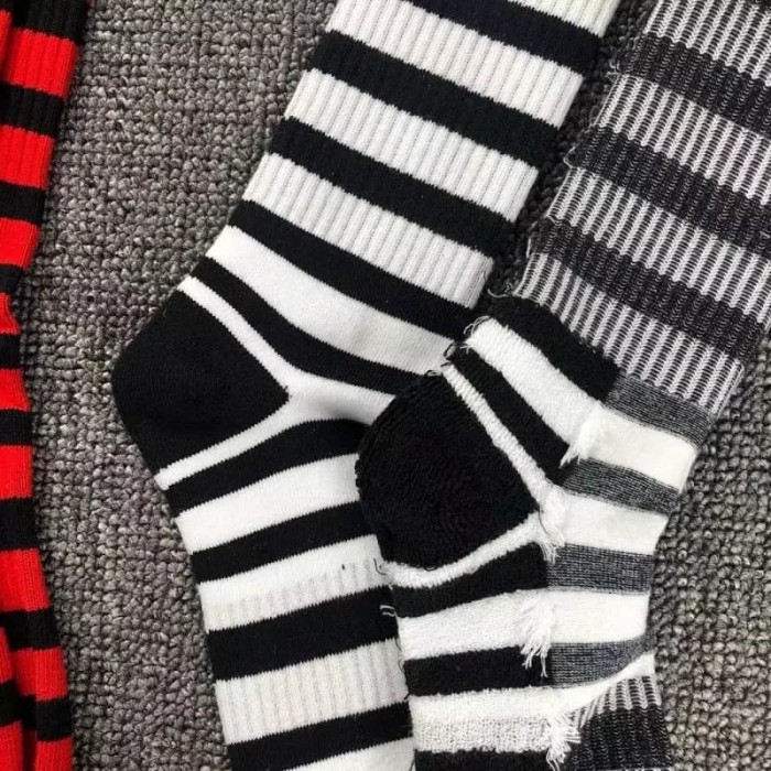 1:1 quality version Color‑Block Stripe Cross Embroidery Rib‑Knit Mid‑Crew Socks 3 Pairs Per Card 29399311