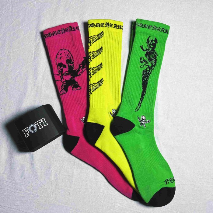 1:1 quality version Foti Skull Figure Print Colorful Thick Terry‑Sole Cotton Socks 3 Pairs Per Card 29399262