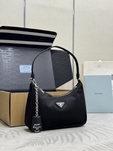 1:1 quality version Re Edition 2005 Metal Triangle Logo Nylon Hobo Bag Chain Charm Hand Shoulder Bag 29426269